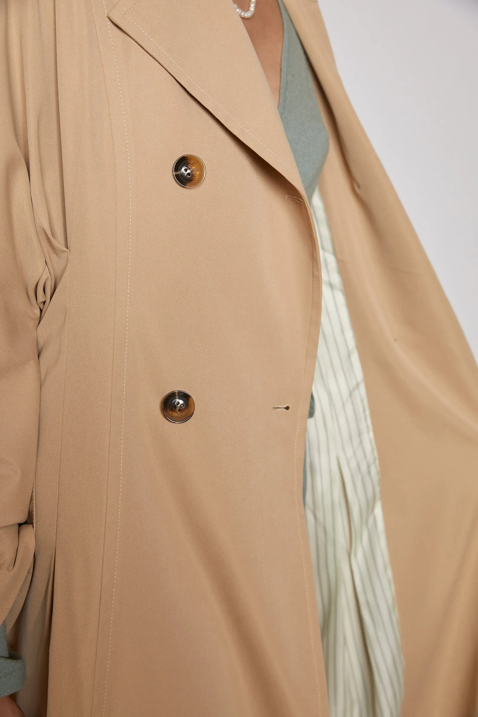 NAVI 2 TRENCH WITH CORSAGE IN BEIGE