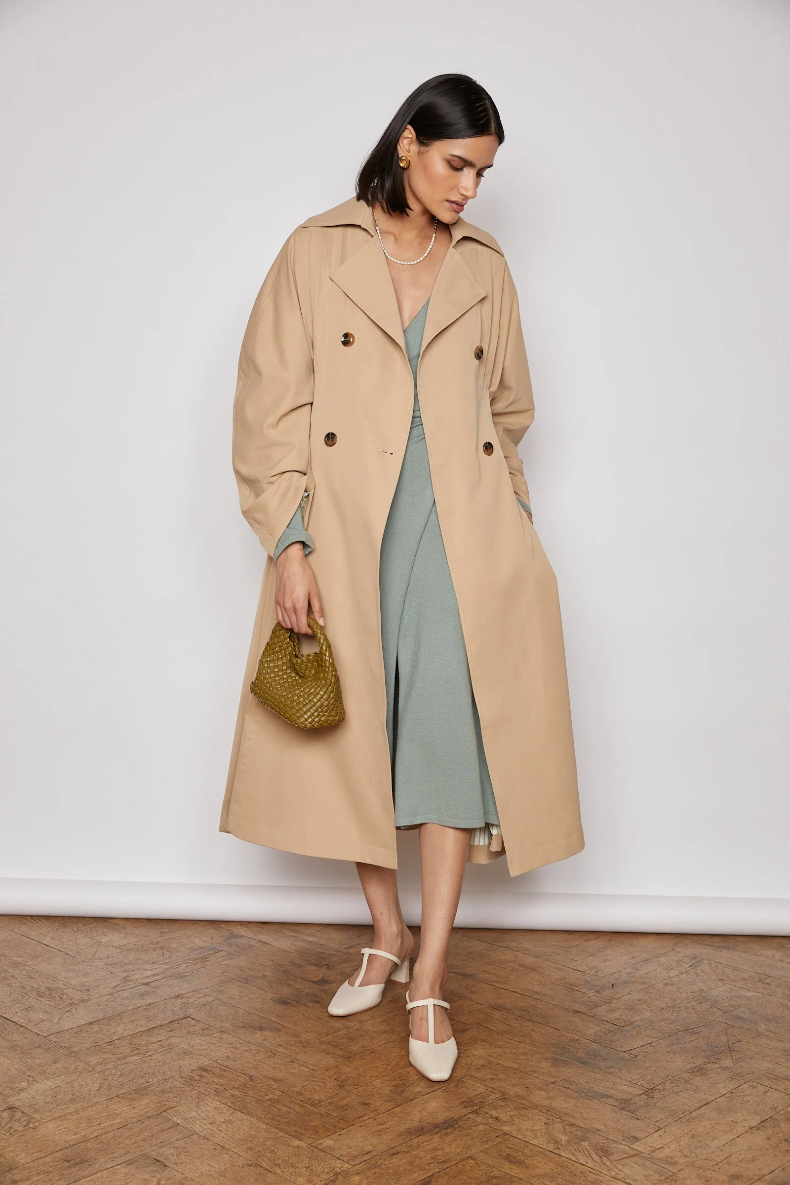 NAVI 2 TRENCH WITH CORSAGE IN BEIGE